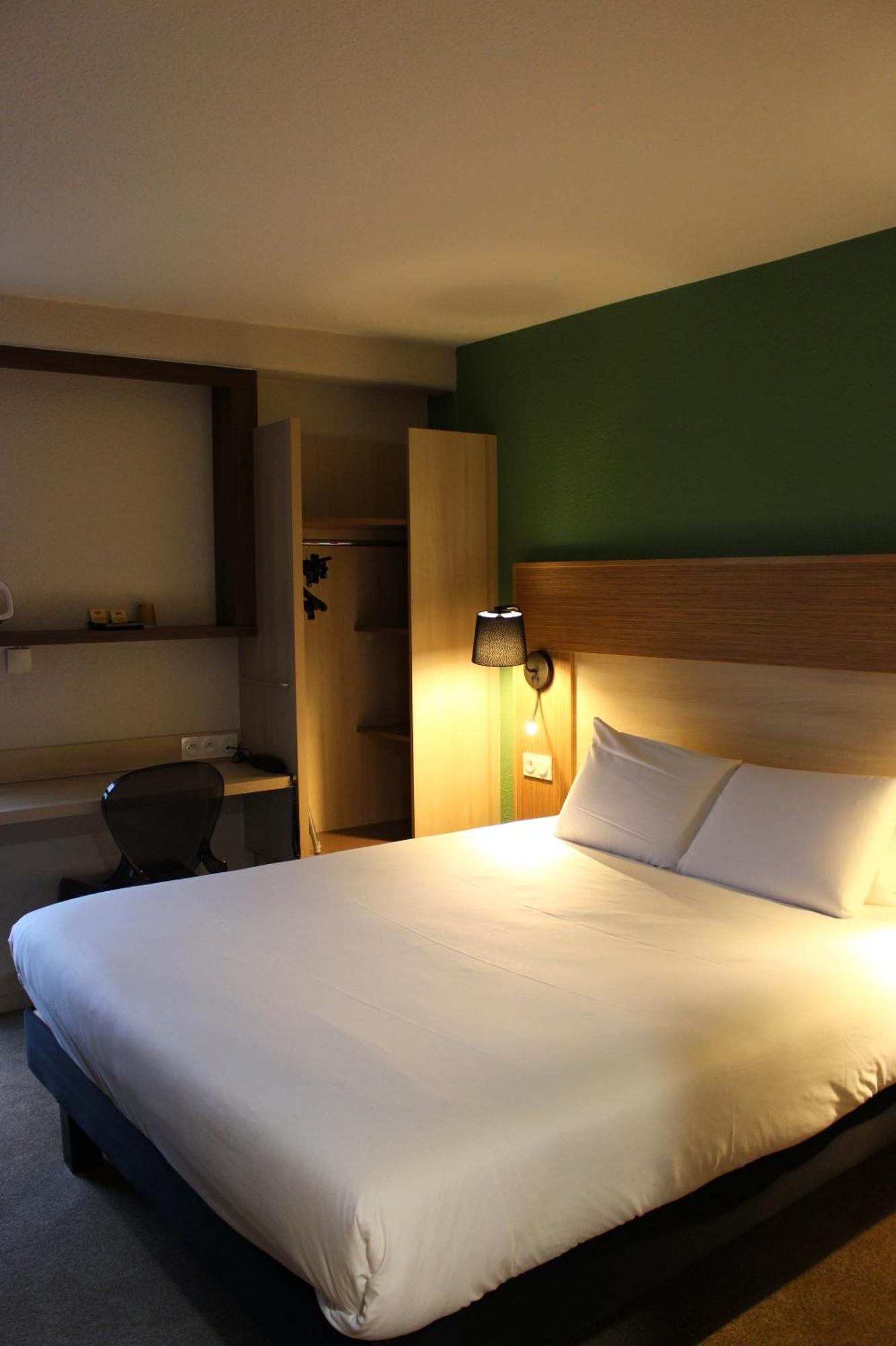 Greet Hotel Dijon Sud Longvic Bagian luar foto