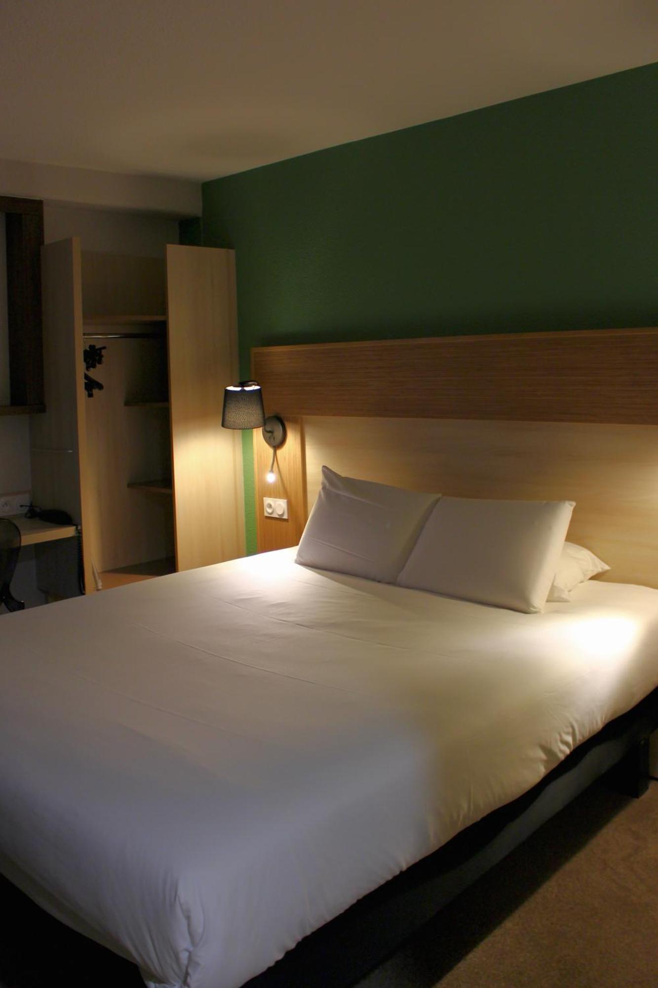 Greet Hotel Dijon Sud Longvic Bagian luar foto