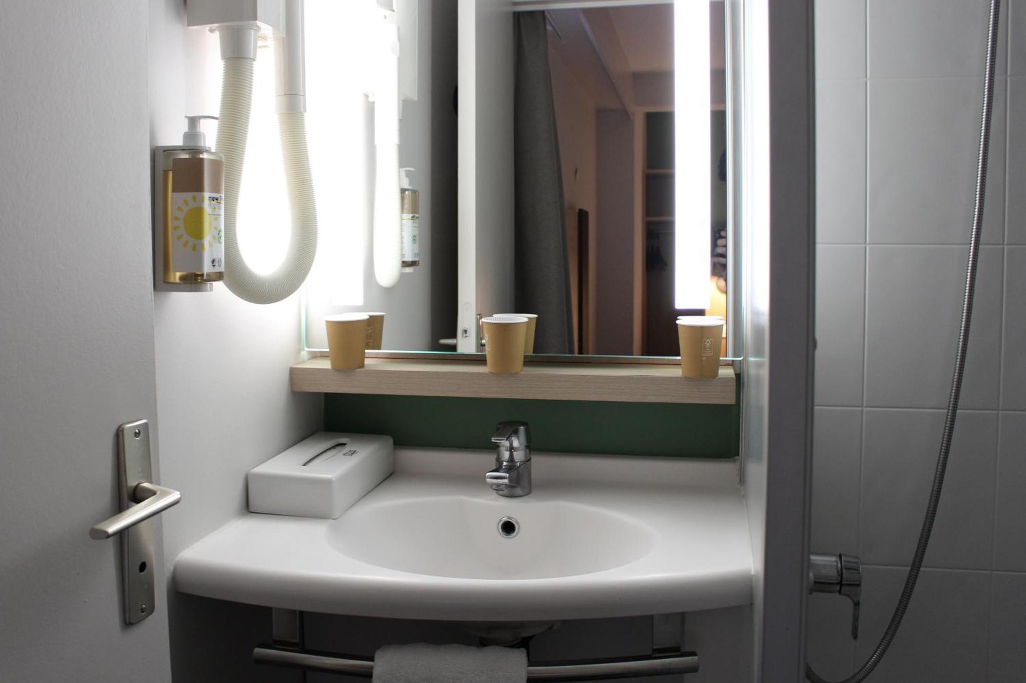 Greet Hotel Dijon Sud Longvic Bagian luar foto