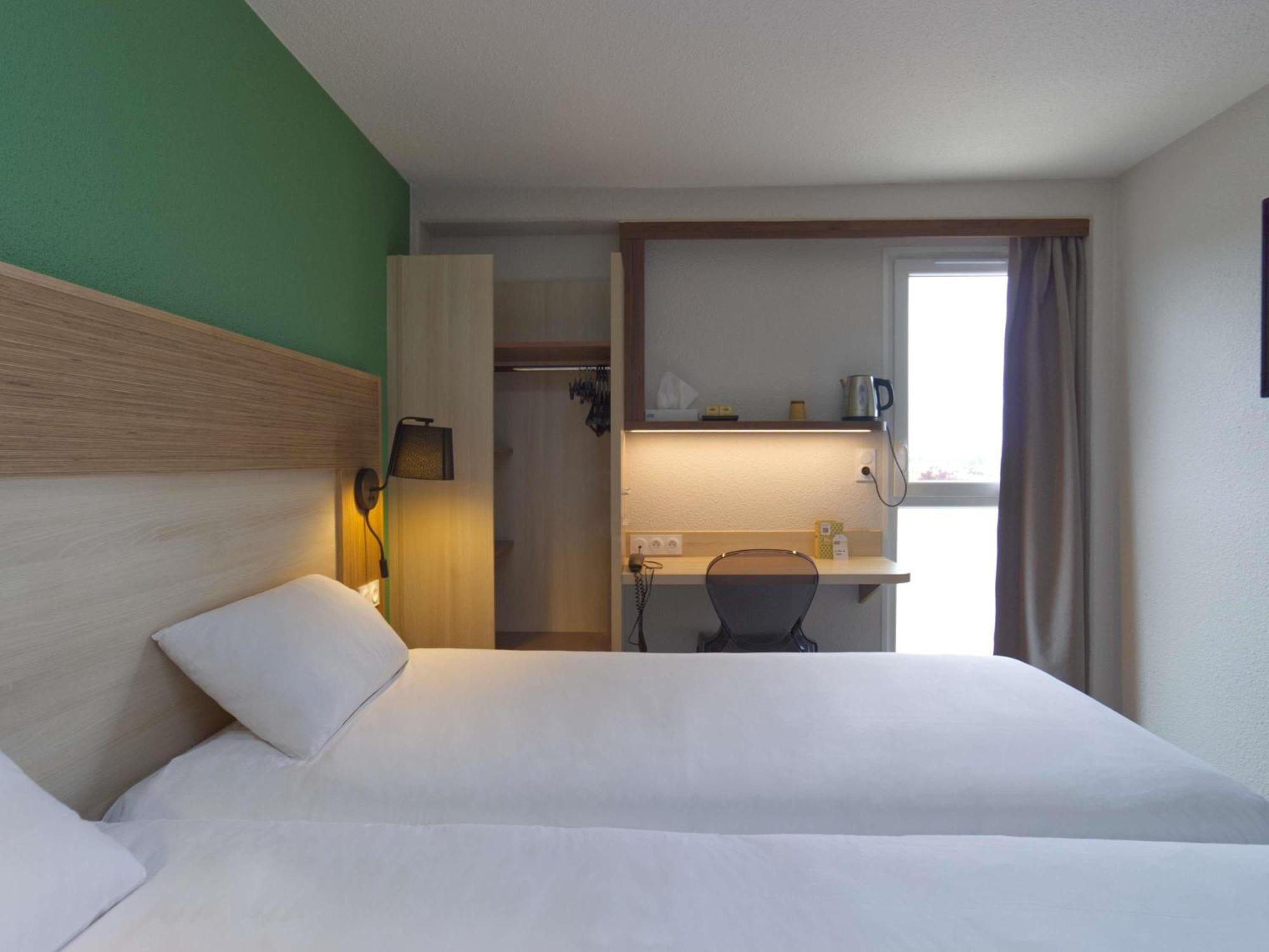 Greet Hotel Dijon Sud Longvic Bagian luar foto