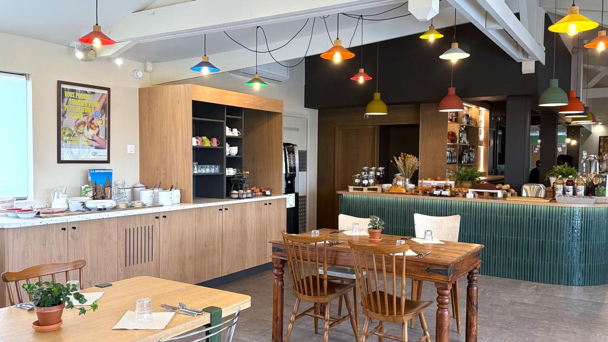Greet Hotel Dijon Sud Longvic Bagian luar foto