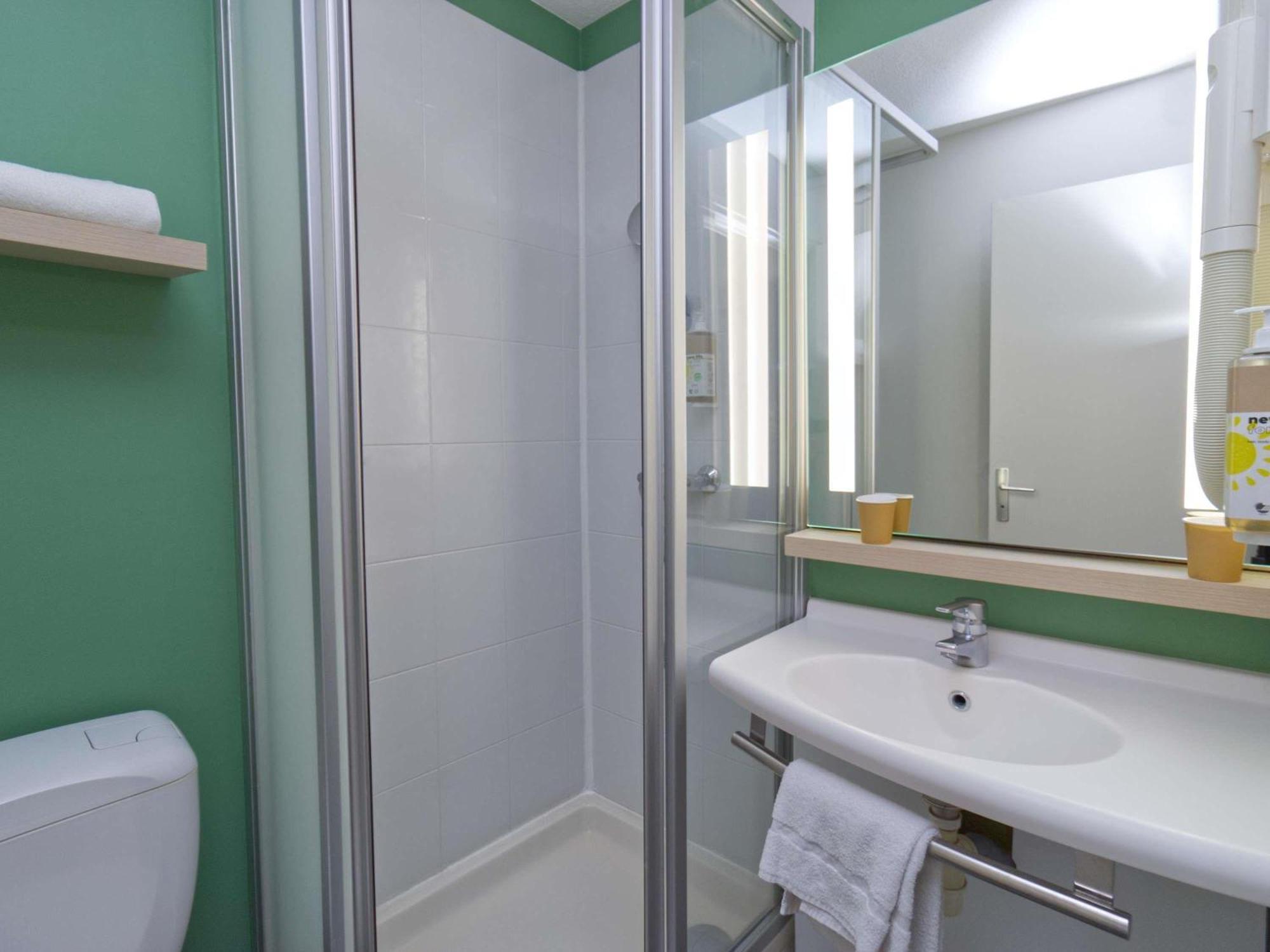 Greet Hotel Dijon Sud Longvic Bagian luar foto