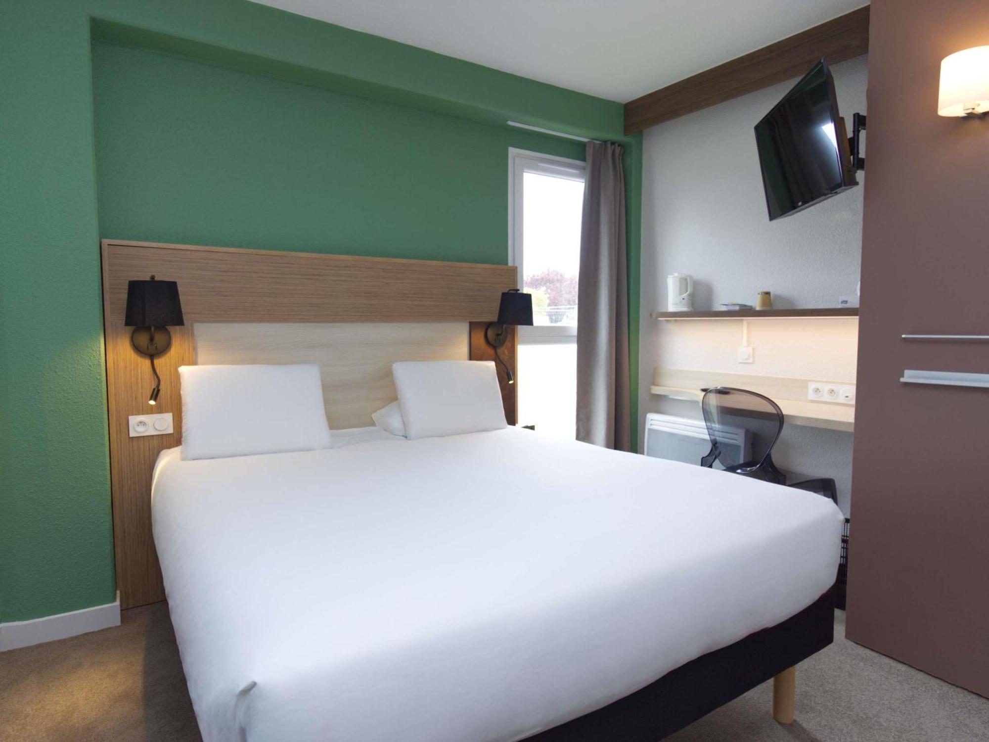 Greet Hotel Dijon Sud Longvic Bagian luar foto