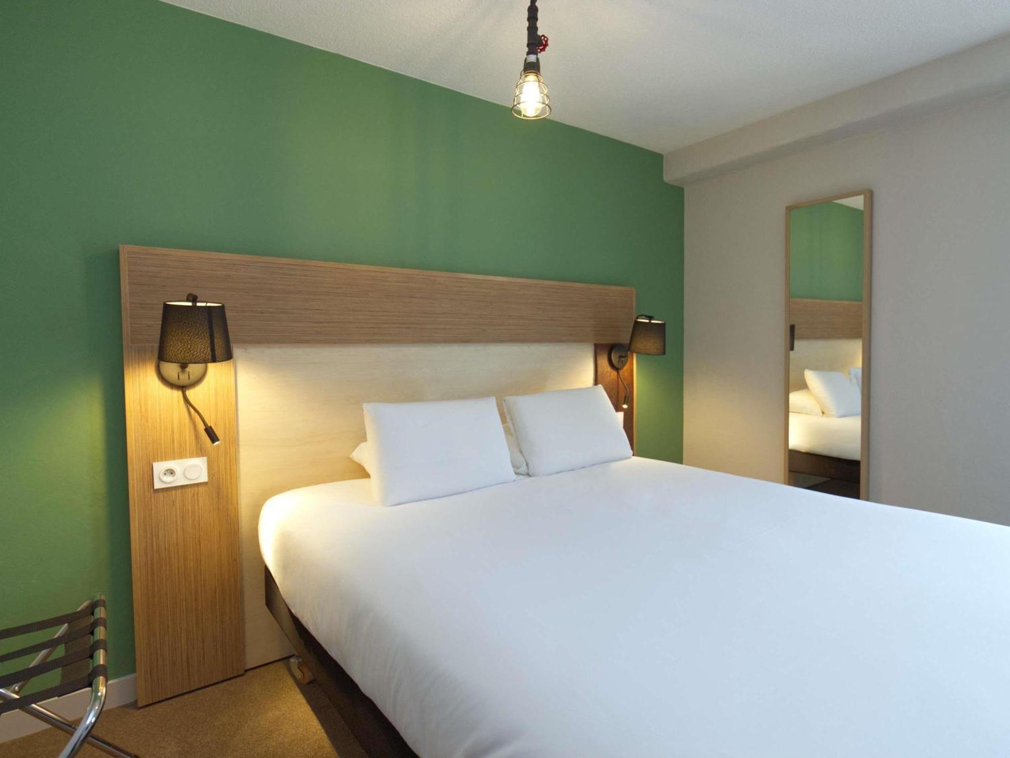 Greet Hotel Dijon Sud Longvic Bagian luar foto