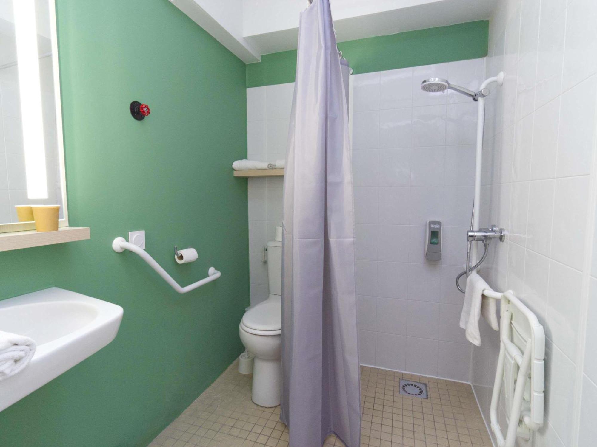Greet Hotel Dijon Sud Longvic Bagian luar foto