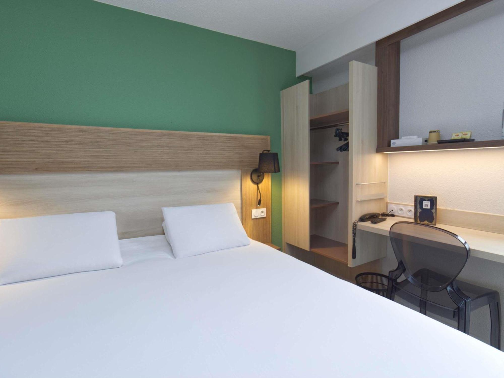 Greet Hotel Dijon Sud Longvic Bagian luar foto