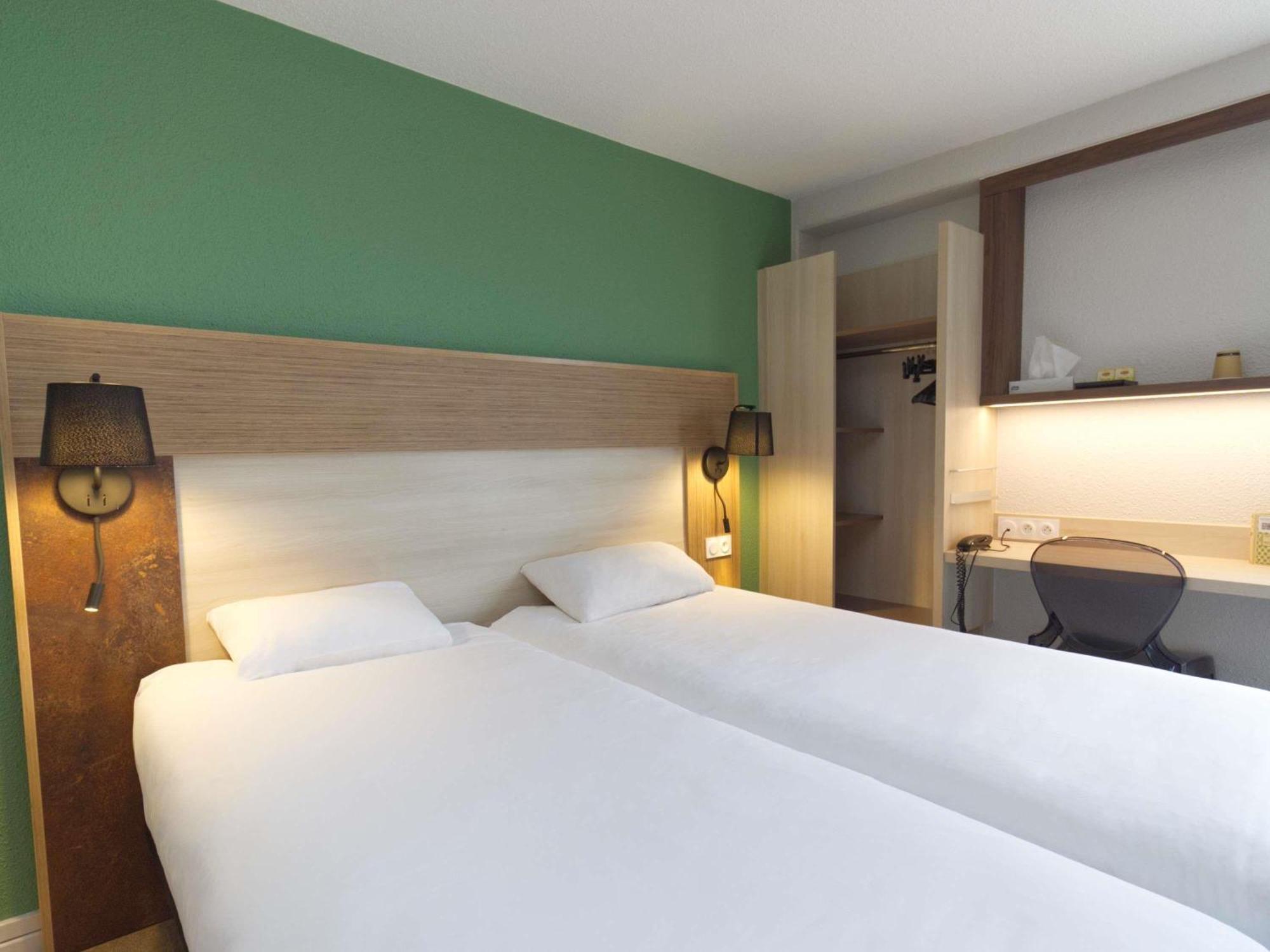 Greet Hotel Dijon Sud Longvic Bagian luar foto